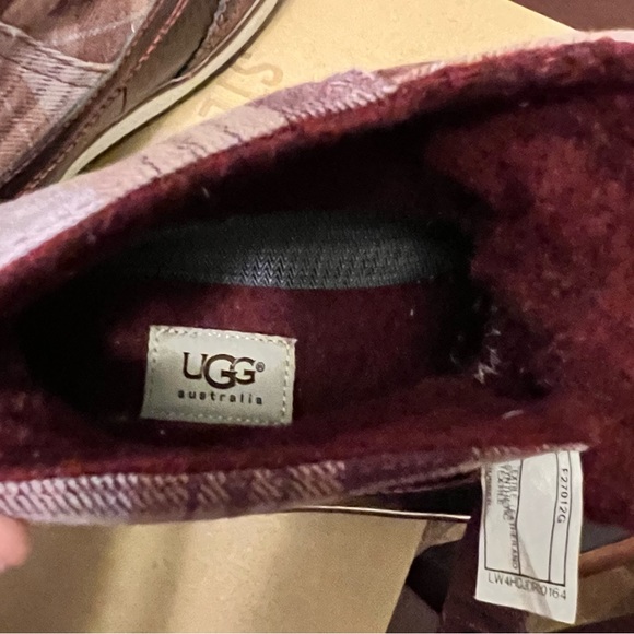 UGG Marais Waterproof Wool-Lined Boots - Like New - Picture 3 of 6